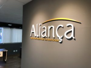 Revestimentos , painéis, pórticos. e placas de ACM, totens, luminosos. letreiros. peças em acrílico, cenografia de eventos, iluminação de LED, aço inox, isso e muito mais você encontra na PH Visual Porto Alegre.