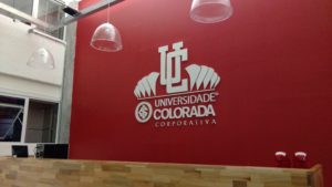 Revestimentos , painéis, pórticos. e placas de ACM, totens, luminosos. letreiros. peças em acrílico, cenografia de eventos, iluminação de LED, aço inox, isso e muito mais você encontra na PH Visual Porto Alegre.